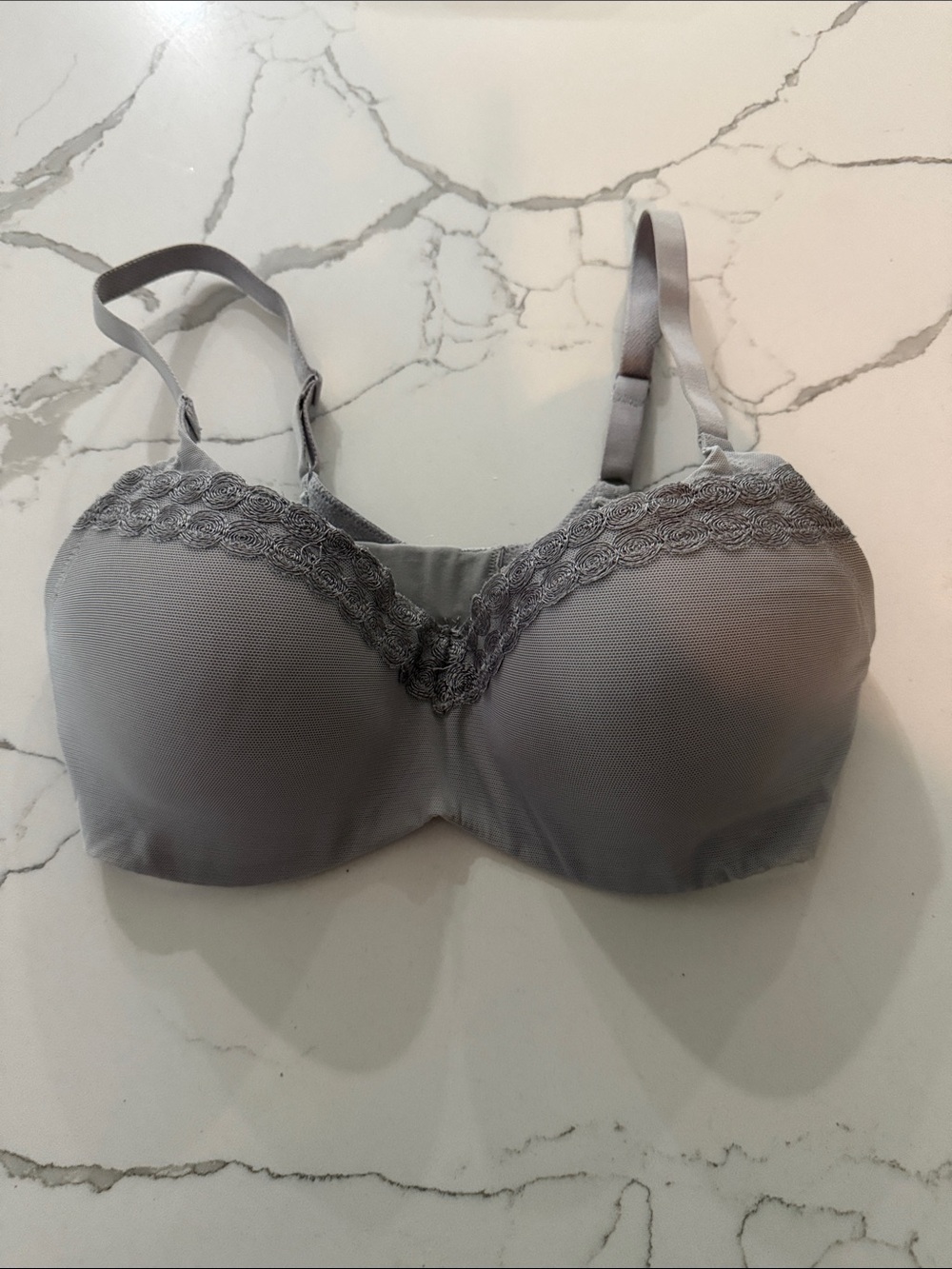 EUC Le Mystere Lace Tisha Bra m, 32C